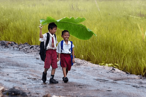 Bahagia itu adalah pulang sekolah sebelum waktunya