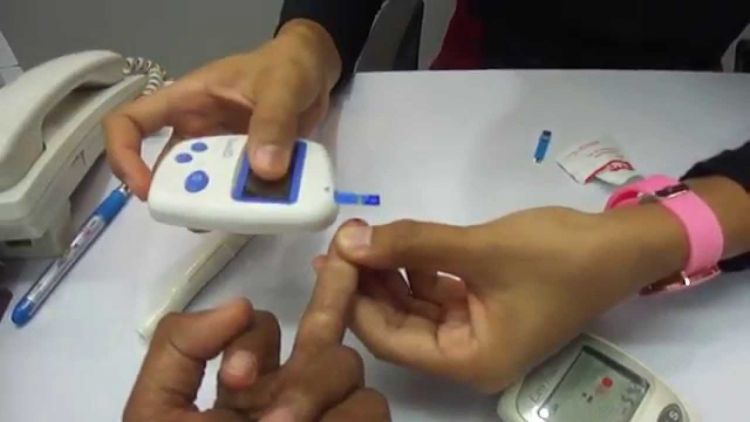 Cek gula darah secara rutin