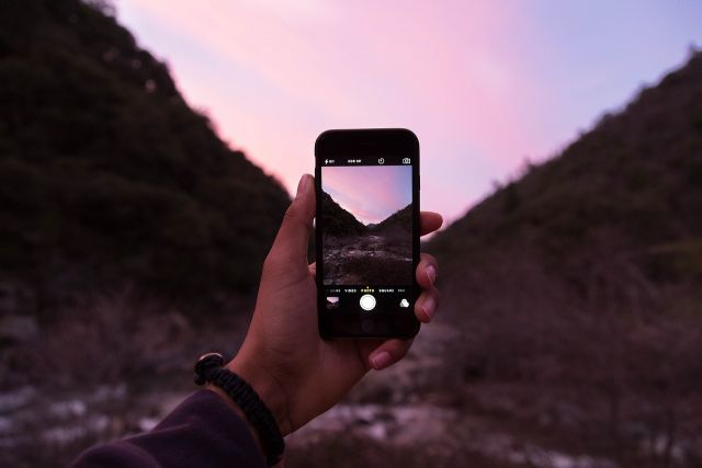 simpan kontak. Terus jangan lupa foto - foto deh