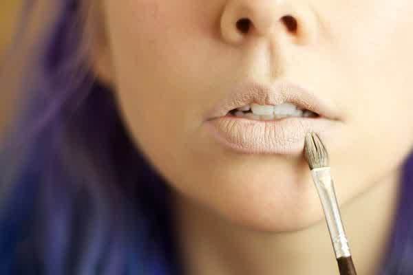 ternyata foundation bisa buat bibir juga