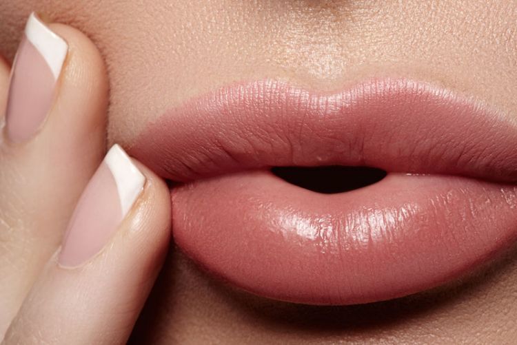 Bibir natural tanpa kelihatan seperti orang sakit-sakitan