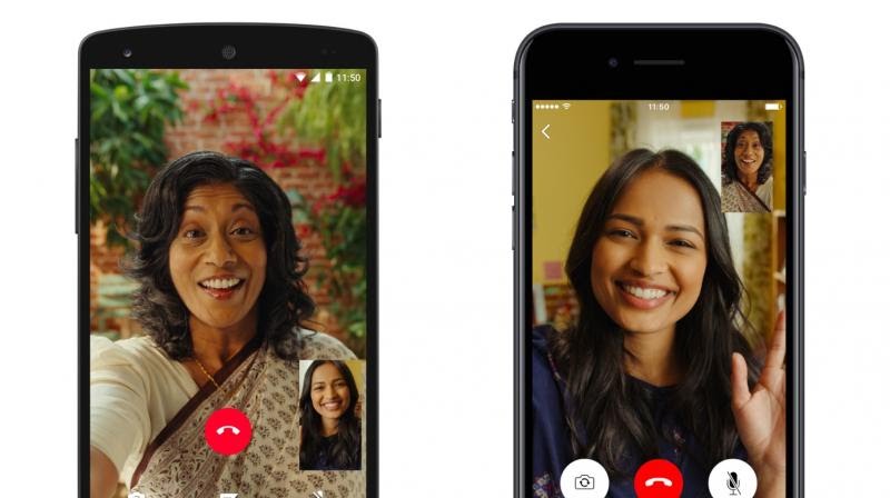 Video call dengan keluarga dan sahabat tercinta
