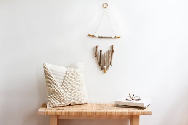 Hiasan dinding boho bergaya kayu rustic