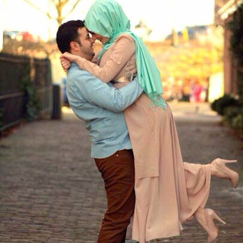 Hug Muslim Couples