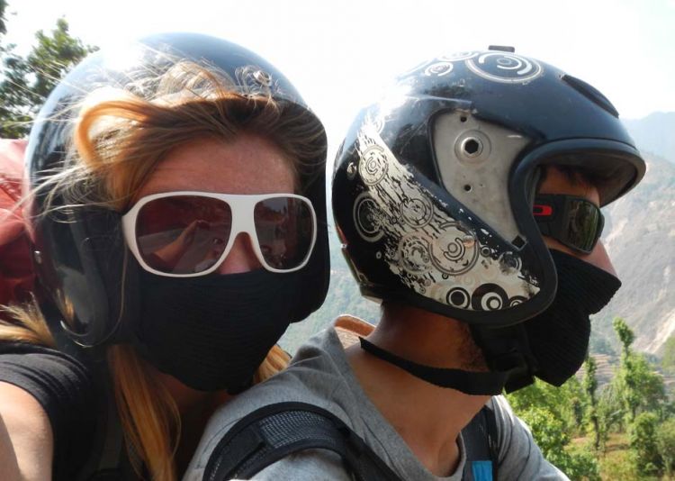 pengendara motor wajib pakai masker nih