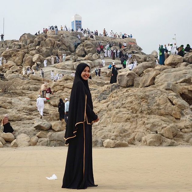 umroh ----> istiqomah berhijab