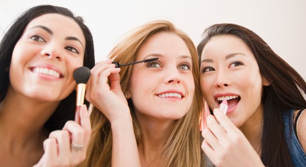 gak usah galau, ngobrolin make up aja.