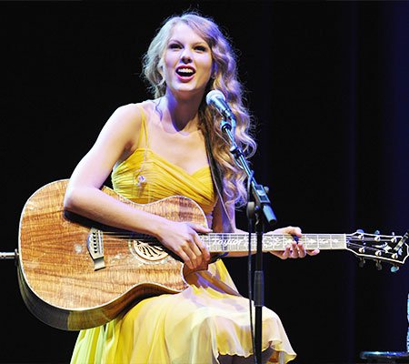 siapa tahu hasil kegalauanmu bikin kamu terkenal kayak Mbak Taylor