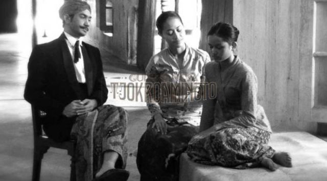 "bapakku bilang aku udah dijodohin dari belum lahir..."