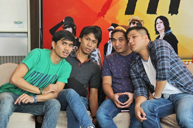 Buat Aku Tersenyum, SO7