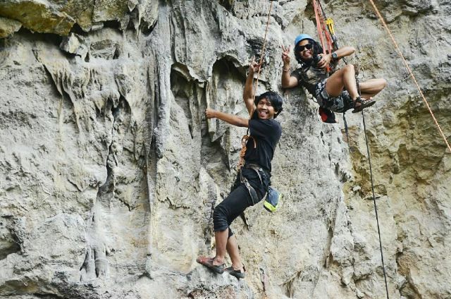 Panjat Tebing dan Rappeling di Tebing Pabeasan (Citatah 125)