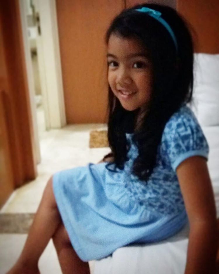 Udah cocok kan jadi foto model?