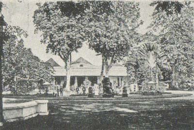 Gedung Agung pada jaman dulu.