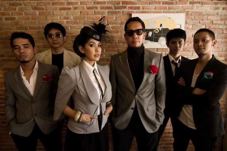 maliq & D' essentials