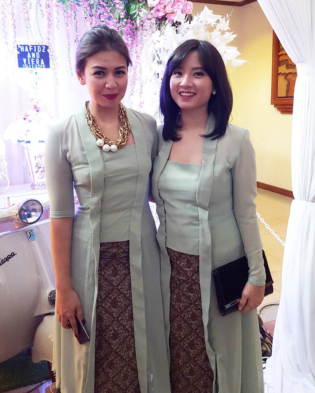 9 Inspirasi Kebaya Kutubaru Buat Kondangan. Keanggunan yang Bikin