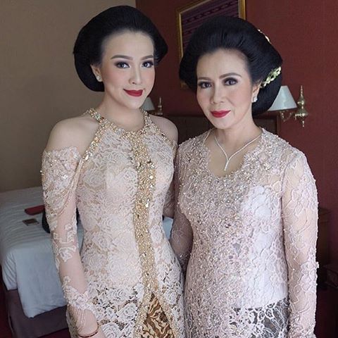 lipstik marun bikin elegan @kebaya_inspiration