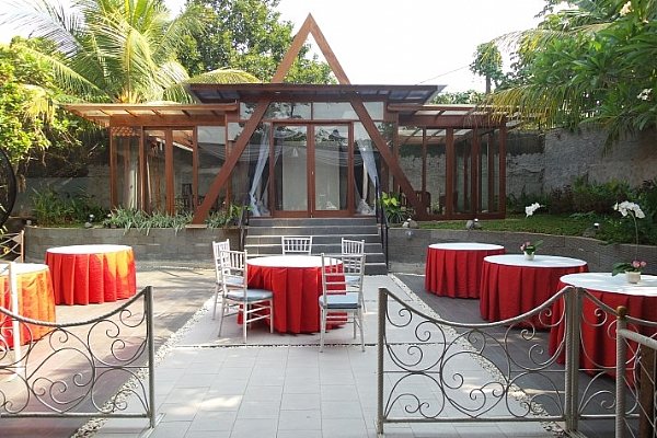 lebih baik pendopo daripada gedung