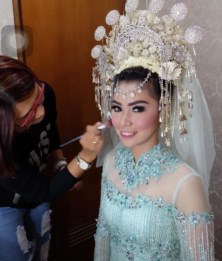 nuansa abu-abu, oke juga @inspirasikebaya
