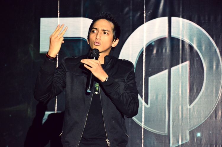 Cuma Ge yang ekspresinya bisa komikal gitu