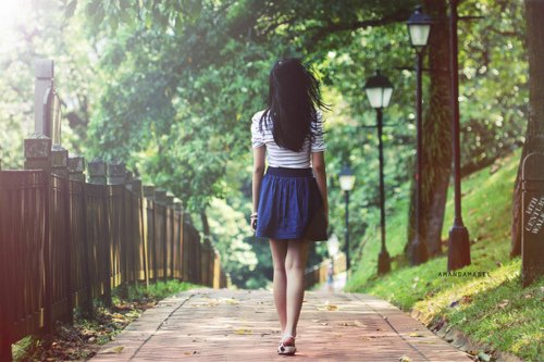 Mari kita cari bahagia kita sendiri-sendiri