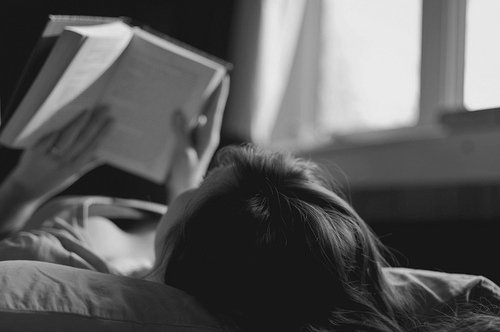 baca buku sebelum tidur