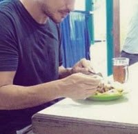 Makan di warteg memang irit