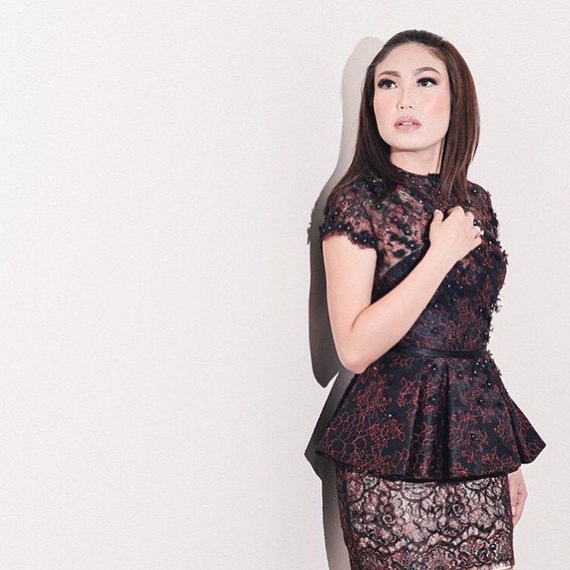 dibikin peplum gini juga bisa lho @inspirasi_kebaya