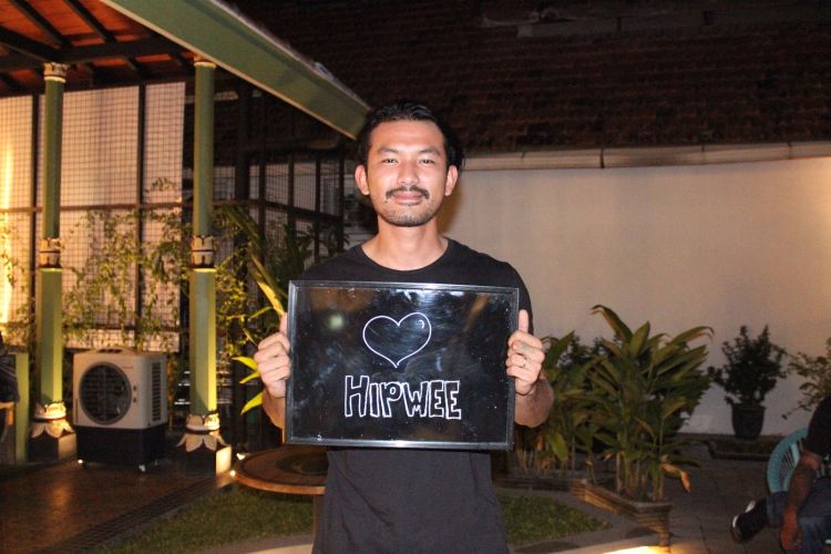 Hipwee berkesempatan untuk chit chat bareng Rio Dewanto nih :p.