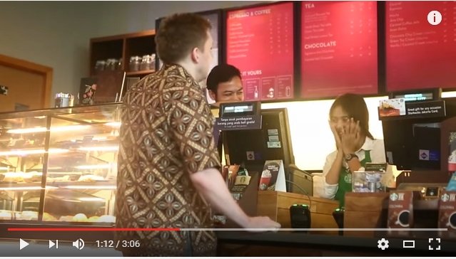 "aduh ini bule maunya apa sih, huffttt"