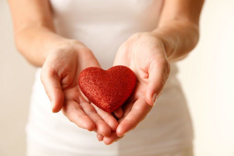 Di harus "give" juga ke kamu