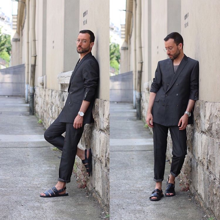 setelan jas abu - abu + sandal kulit hitam