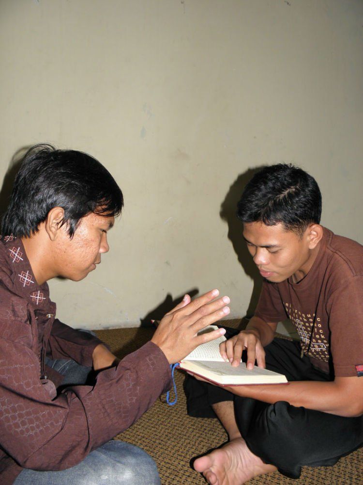 Kalau belum lancar tak perlu dipaksa mengkhatamkan