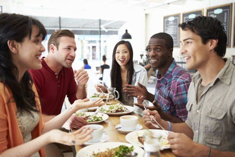 silaturahmi plus makan gratis