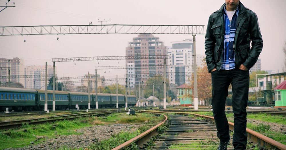 Cara-cara Aneh Cowok Melampiaskan Diri Saat Ditinggal Pergi