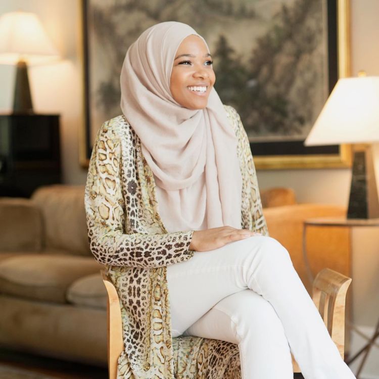 beberapa contoh desain Ibtihaj Muhammad