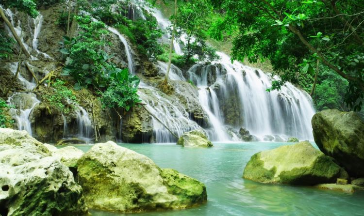 Air Terjun Lapopu yang menyegarkan