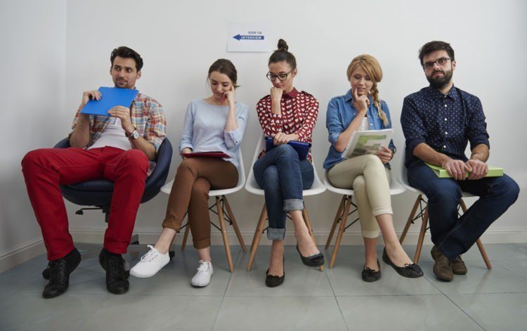 Diantara mereka yang antri wawancara kerja, pasti mencantumkan kata jujur dalam CV mereka.