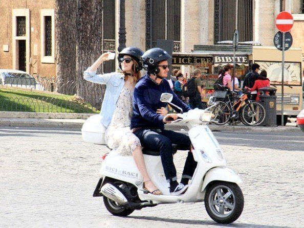 Naik ojek dulu ya, deh~