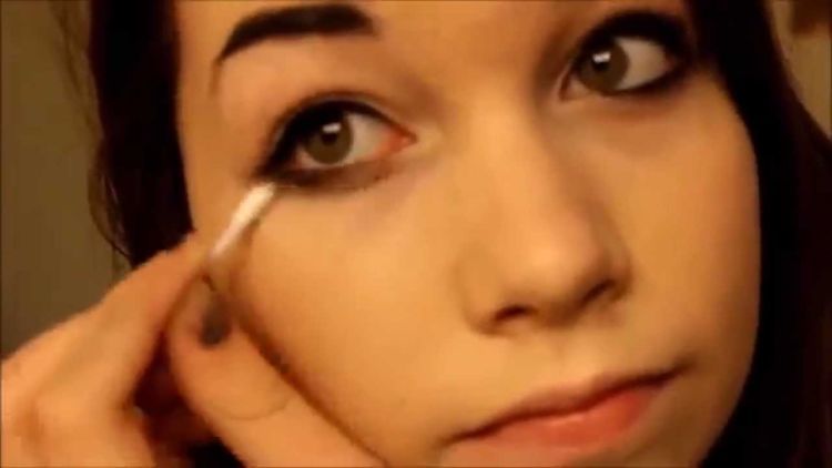 Make up harusnya cuma buat hiasan doang