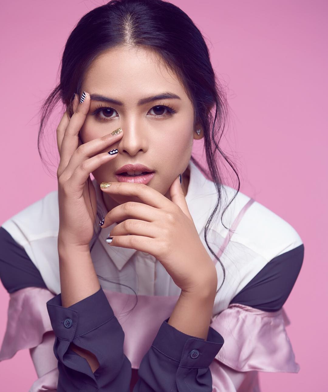 Walau Cuma Pakai Kamera HP 20 Pose Ini Bikin Fotomu Tetap Kelihatan