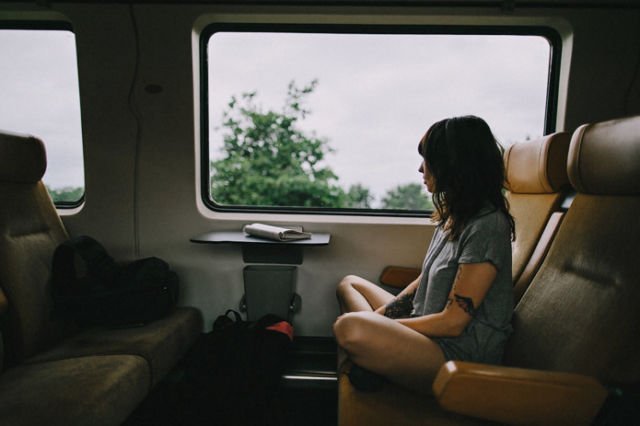 Jangan Sampai Salah Mengartikan. Ini Bedanya Bilang Rindu Sama Kangen