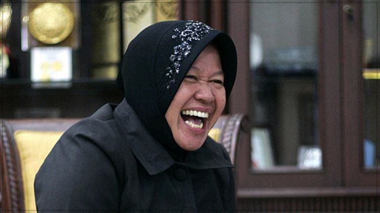 "HAHAHA!" kelakar Bu Risma.