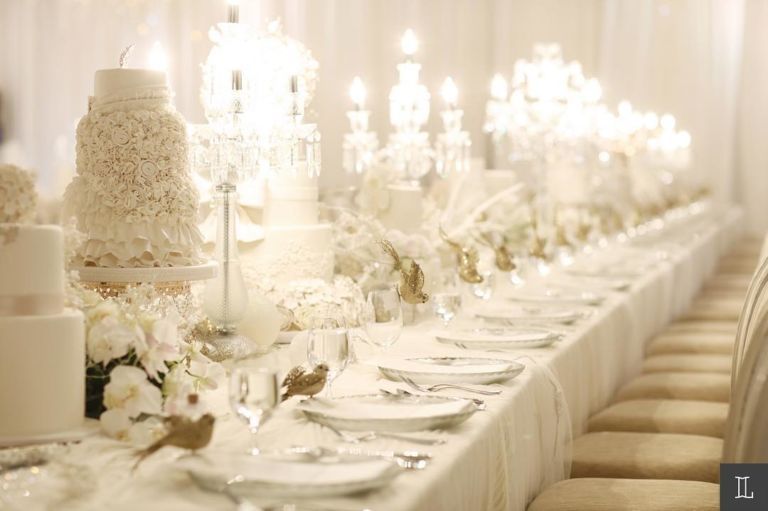 12 Foto Eksklusif Pernikahan Serba Putih Sandra Dewi, Minimalis dan