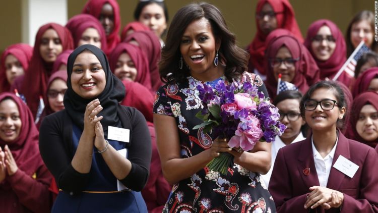 Michelle dan kepeduliannya terhadap pendidikan remaja perempuan di dunia.