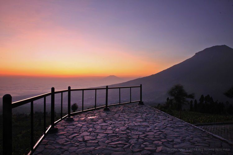 Golden Sunrise Posong