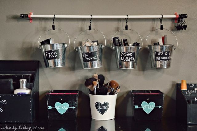 make-up storage