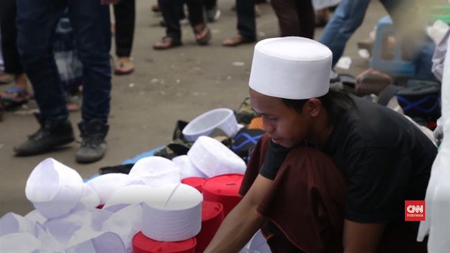 Bang, langsung kaya ya?