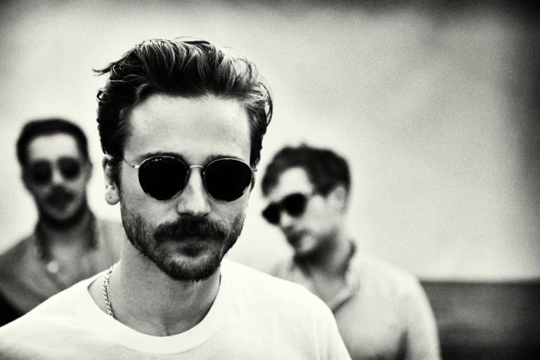 Cowok Memuji Ganteng ke Cowok itu Hal yang Aneh. Coba Pakai 5 Kata