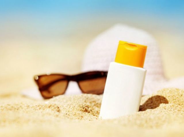 Sunblock adalah item pertama yang paling utama