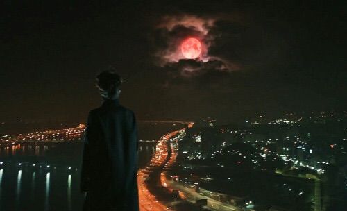 Bulan Memerah